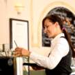 Monthly Income for Waitresses: How Much Do They Make?